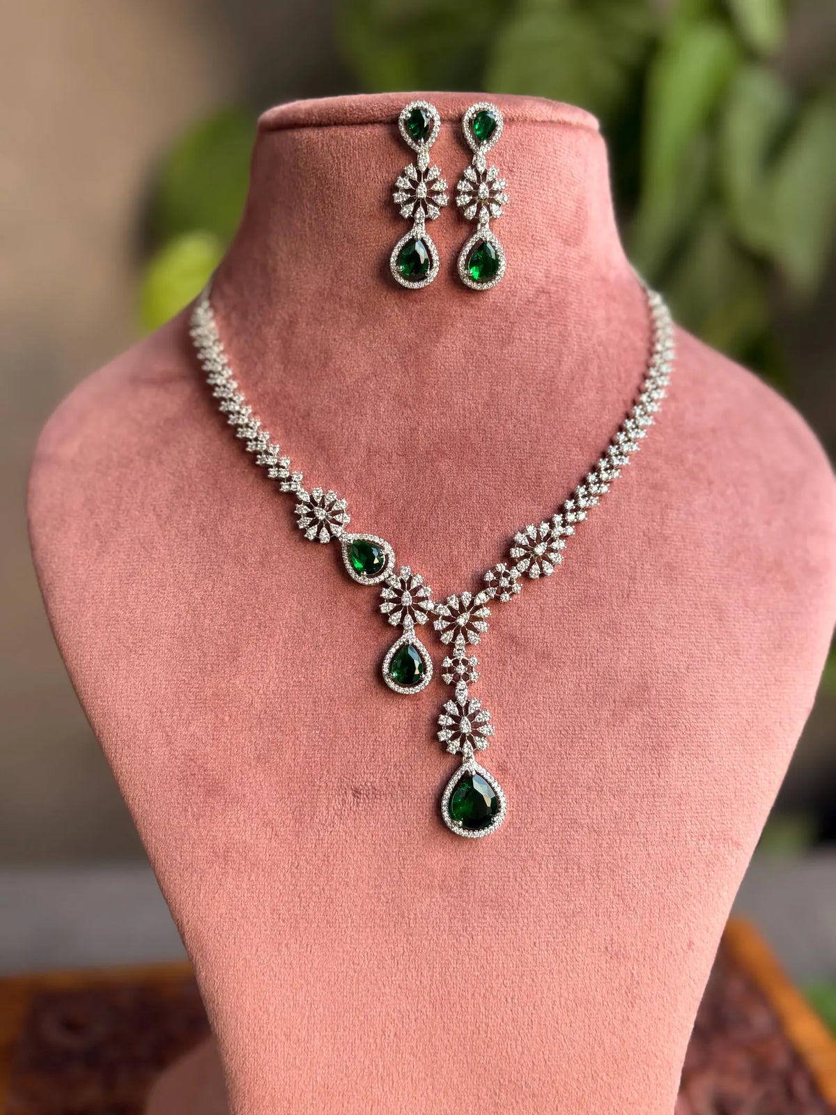 KYRA Green AD Necklace Set