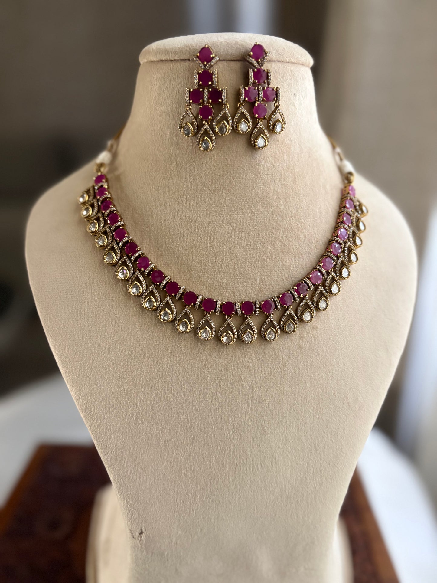 KALA Ruby colour Necklace Set