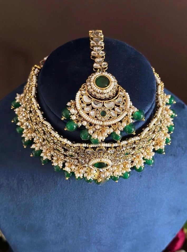AASHNA Green Kundan Necklace Set