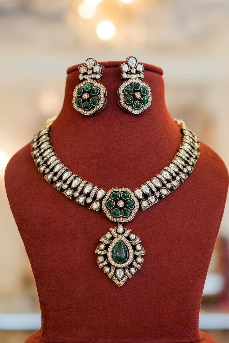 RASHI Green Victorian Necklace Pendant Set