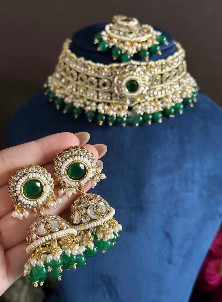 AASHNA Green Kundan Necklace Set