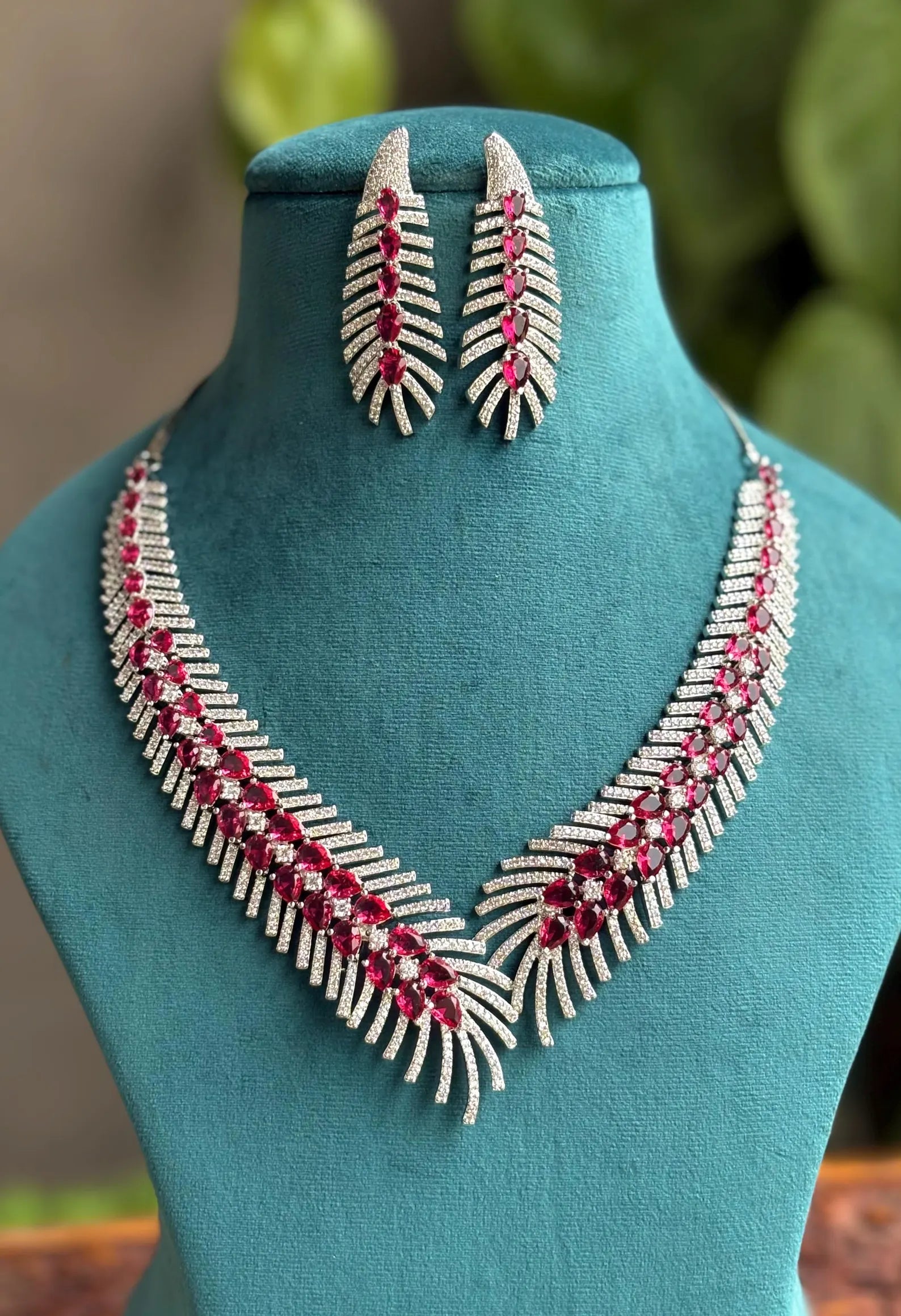 REBECCA Purple Feather AD Necklace Set