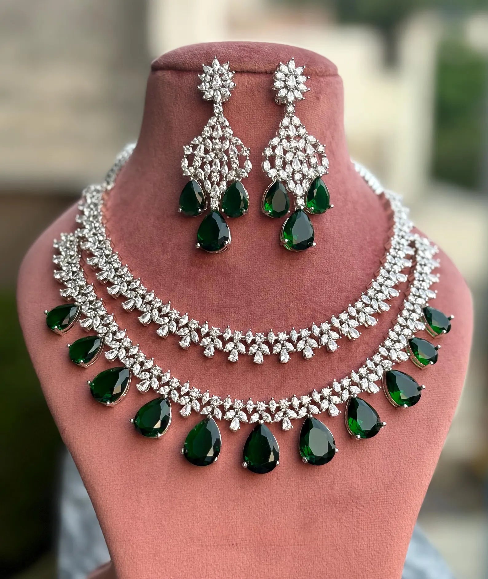 TARA Emerald Green Layer Necklace Set