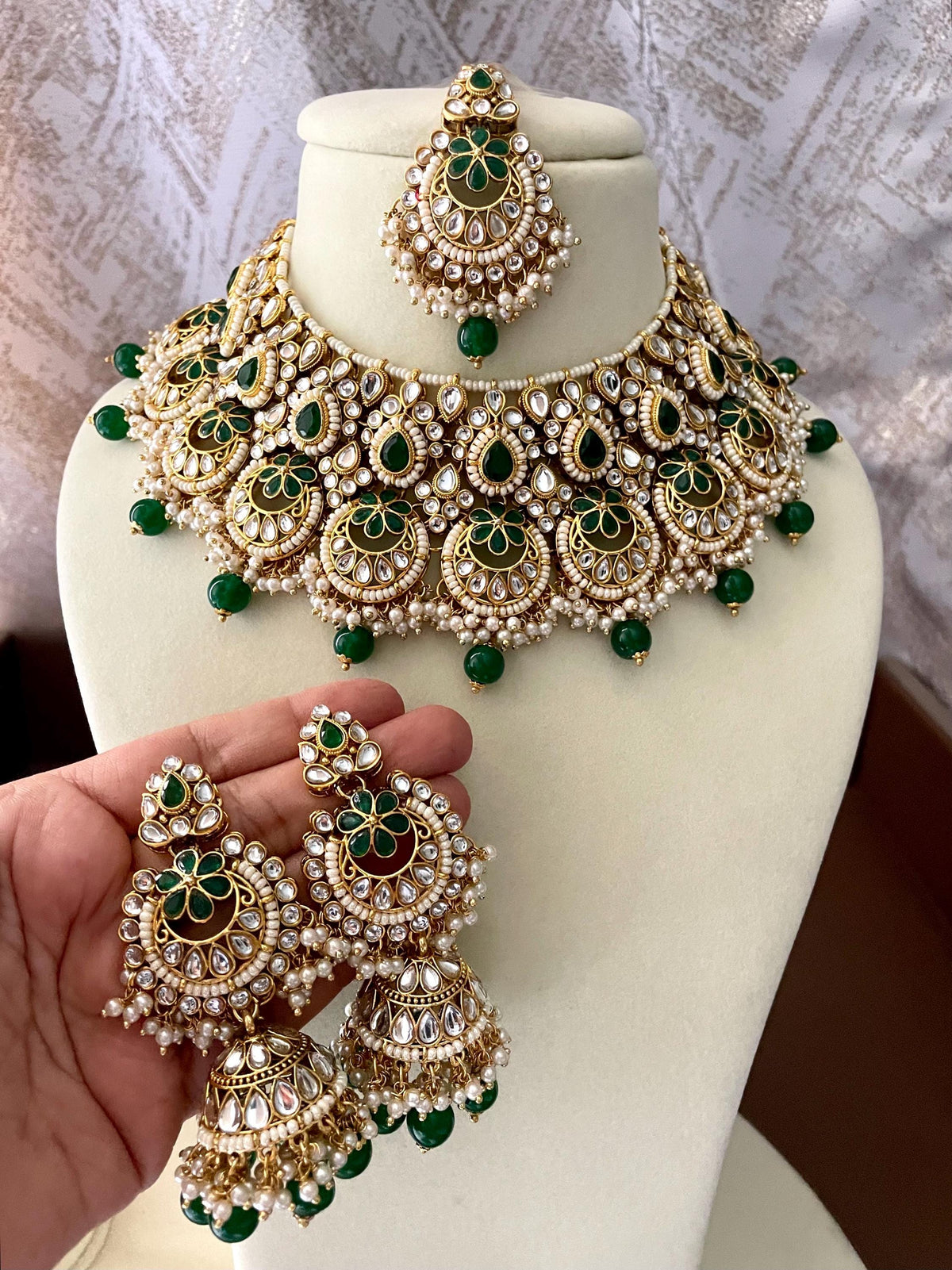 HINA bridal Kundan necklace set in emerald green colour,Indian wedding jewelry pakistani nikaah jewellery bollywood, maangtika included