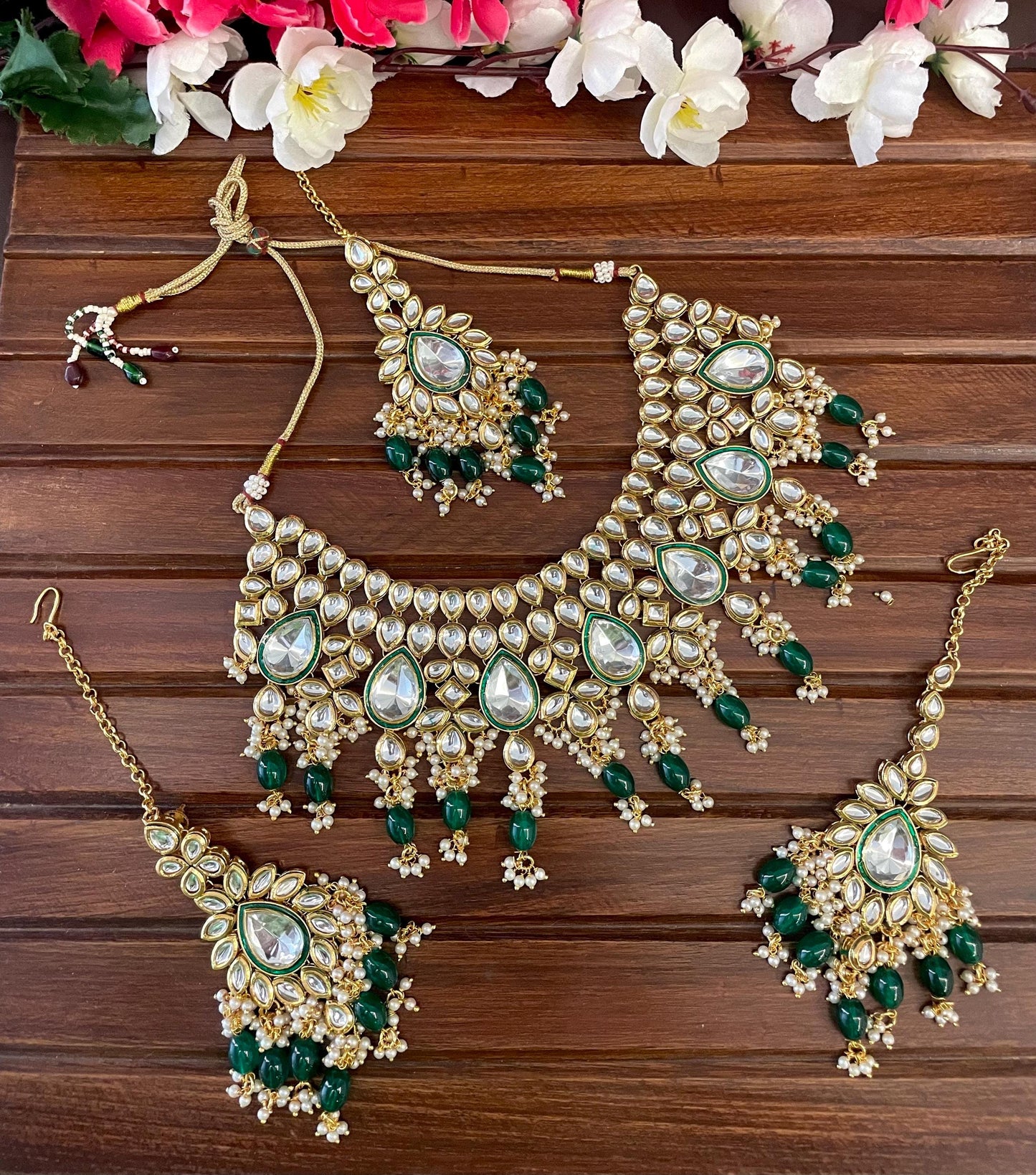 ADIVA Green Kundan necklace set wedding jewelry bridal pakistani nikaah bollywood jewelry punjabi indian kundan set earrings maangtika