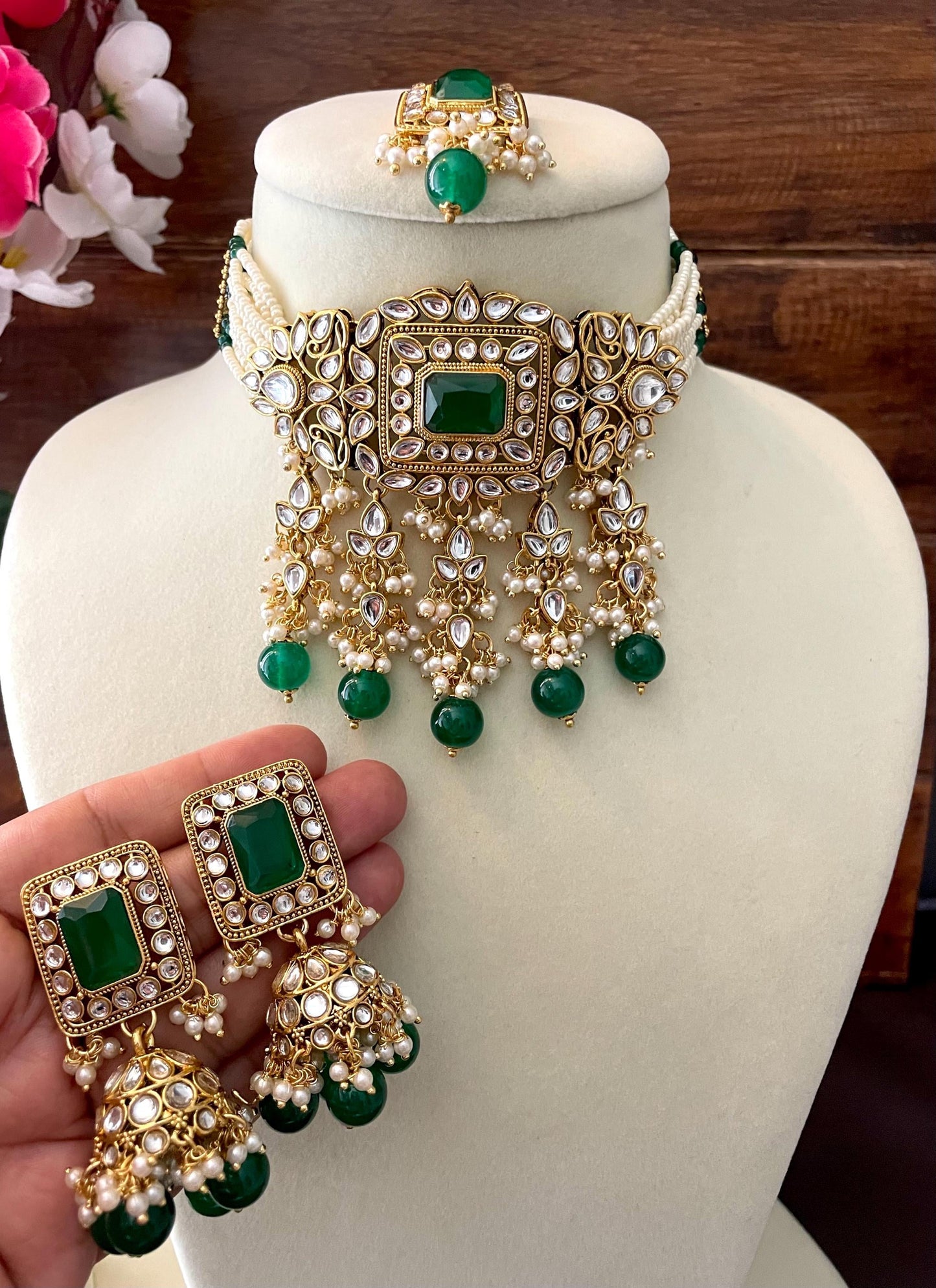 AMYRA Green Kundan Necklace Set