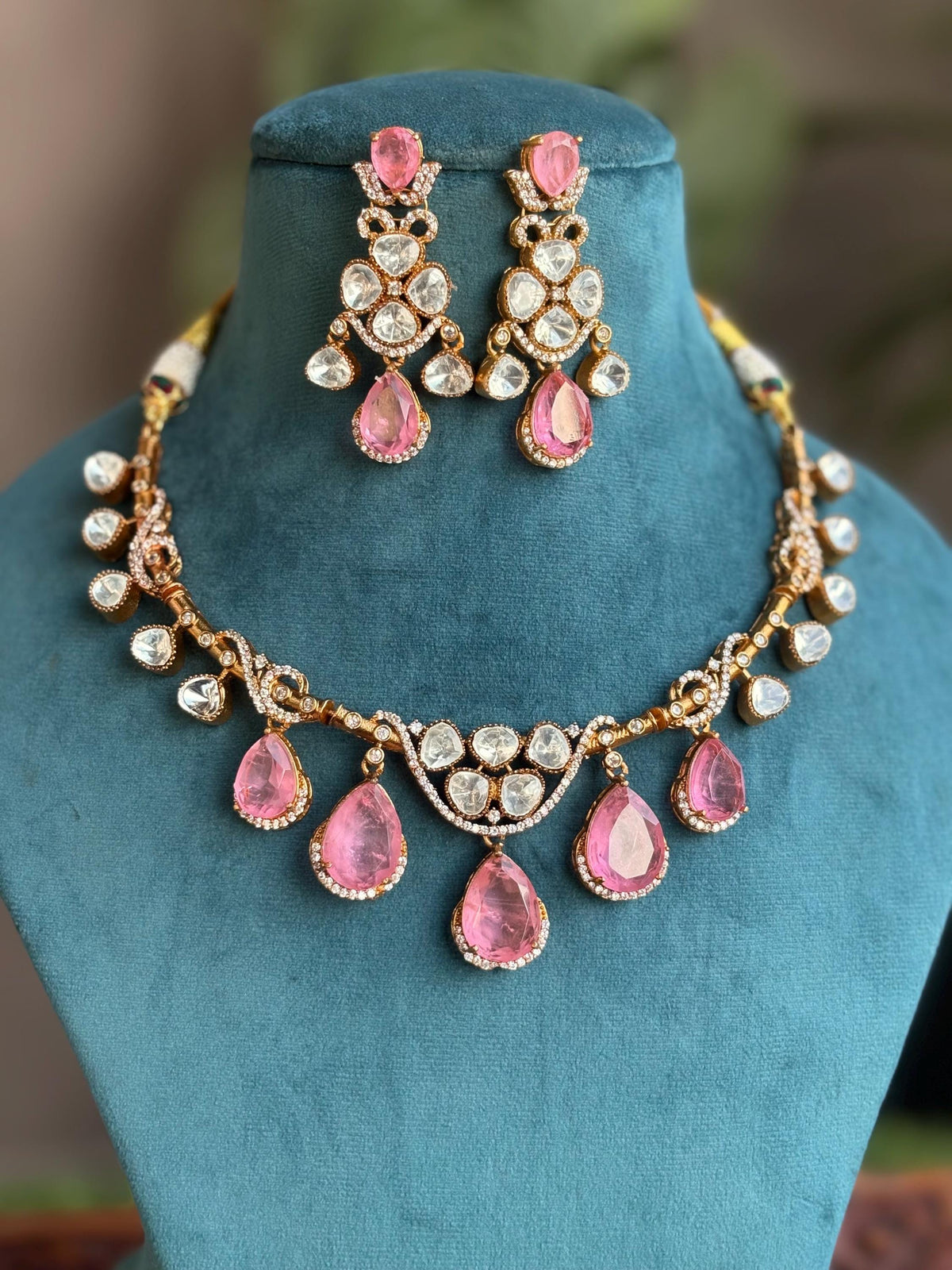 AMAYA Pink Gold Hasli Necklace Set