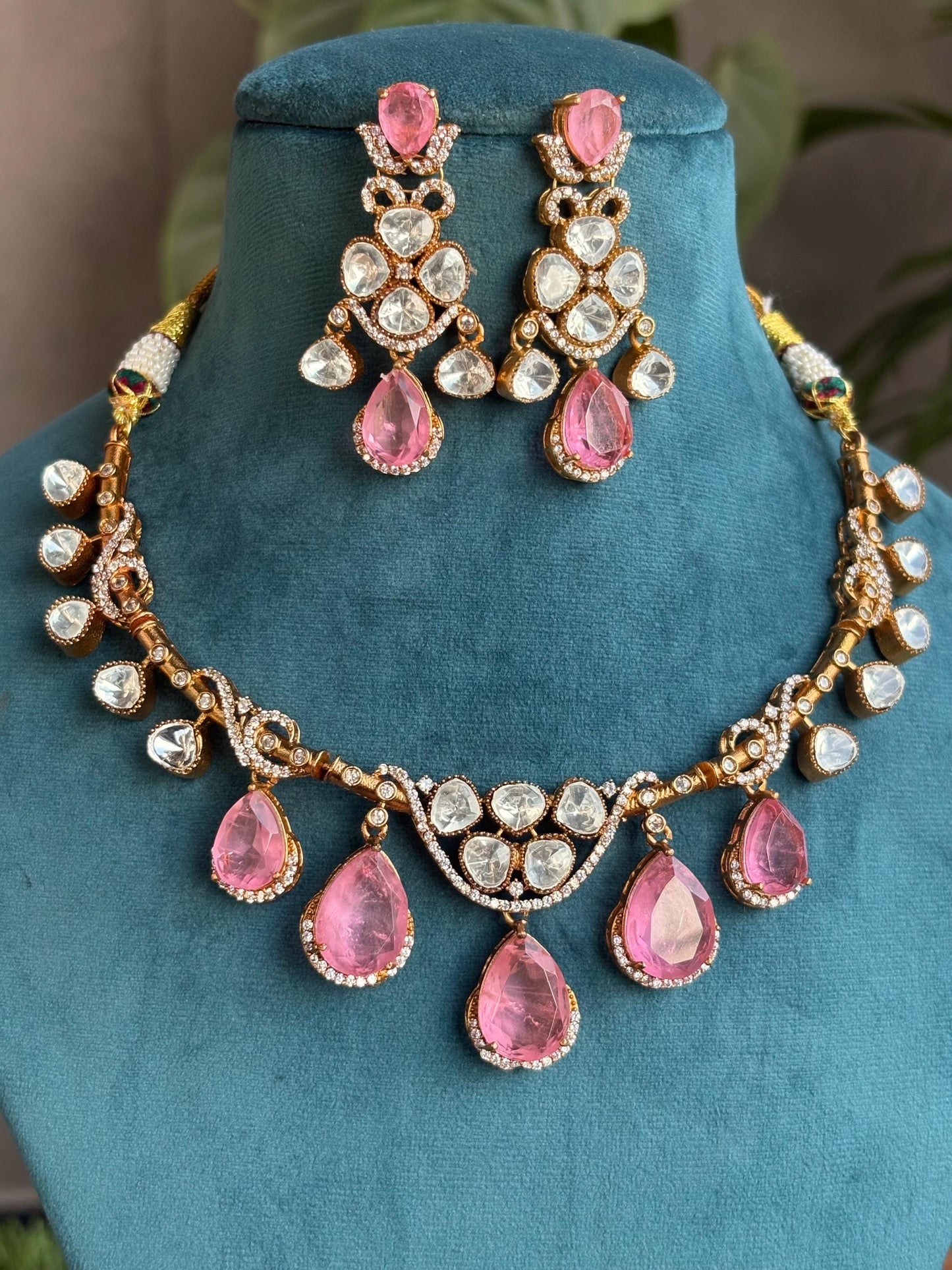 AMAYA Pink Gold Hasli Necklace Set