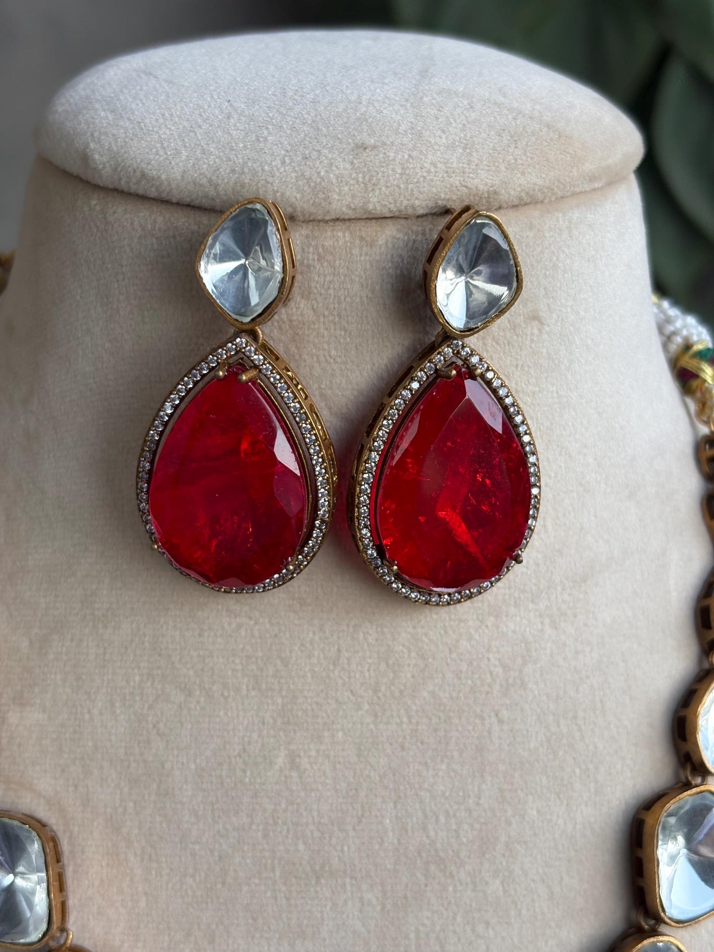 SARGAM Gold Finish Ruby Red Doublet Stones Uncut Polki Kundan Wedding Jewelry Necklace Set with Earrings Indian pakistani jewelry