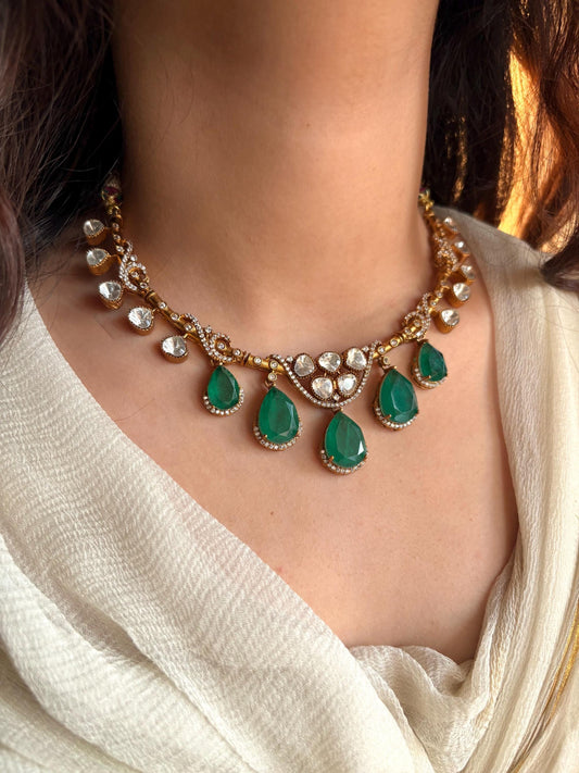 AMAYA Green Gold Hasli Necklace Set