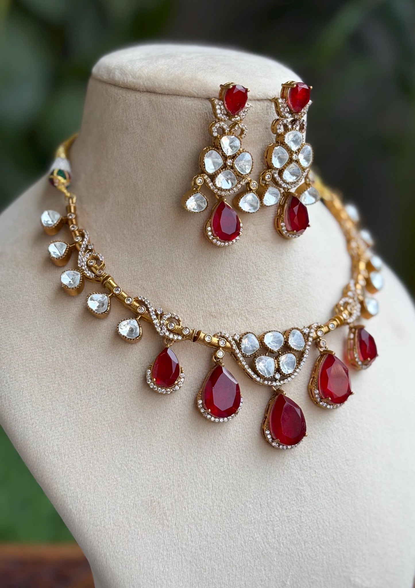 AMAYA Red Gold Hasli Necklace Set