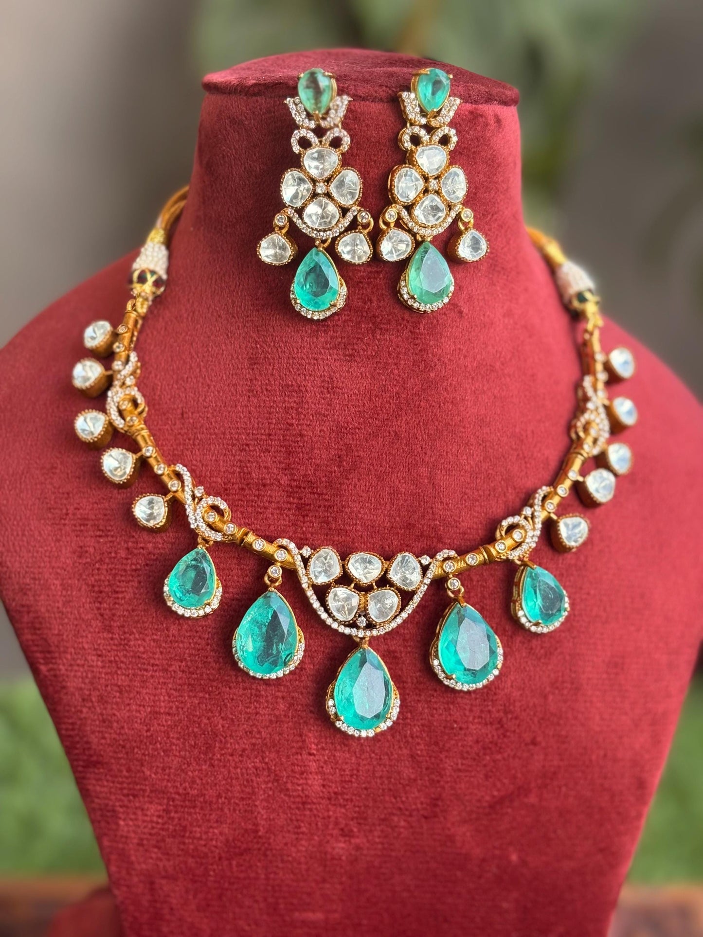 AMAYA Mint Gold Hasli Necklace Set