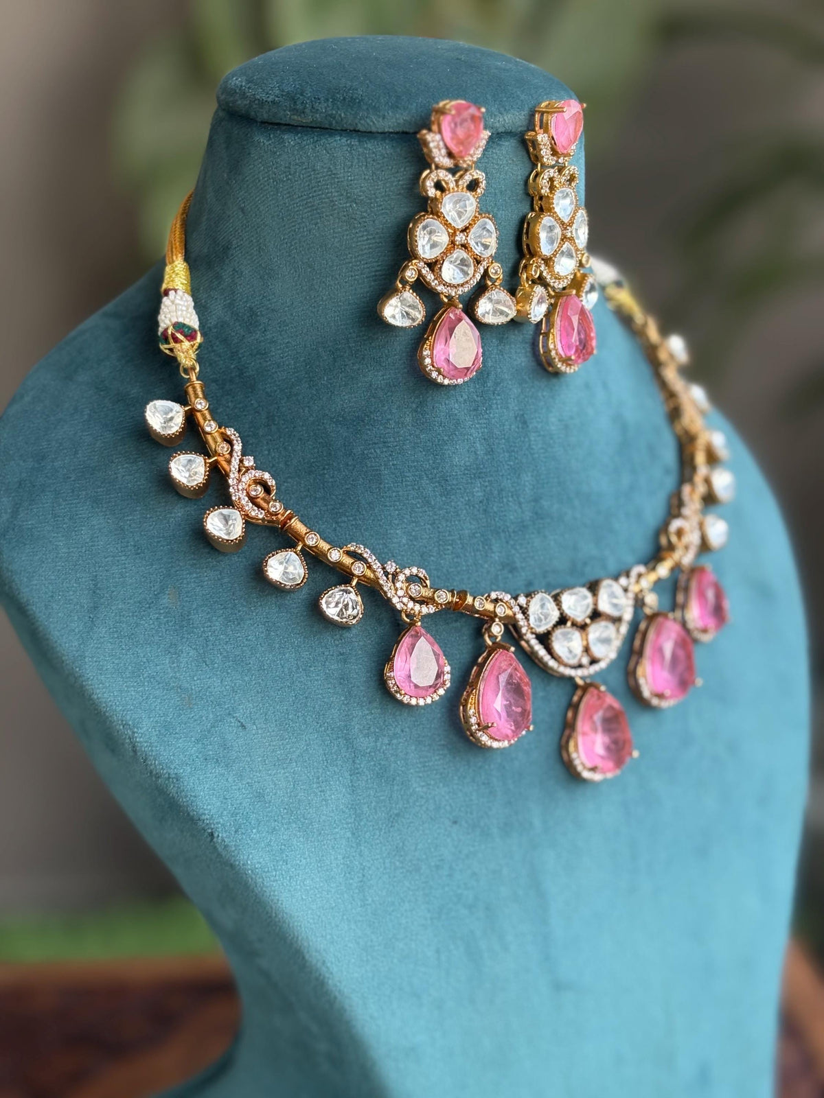 AMAYA Pink Gold Hasli Necklace Set