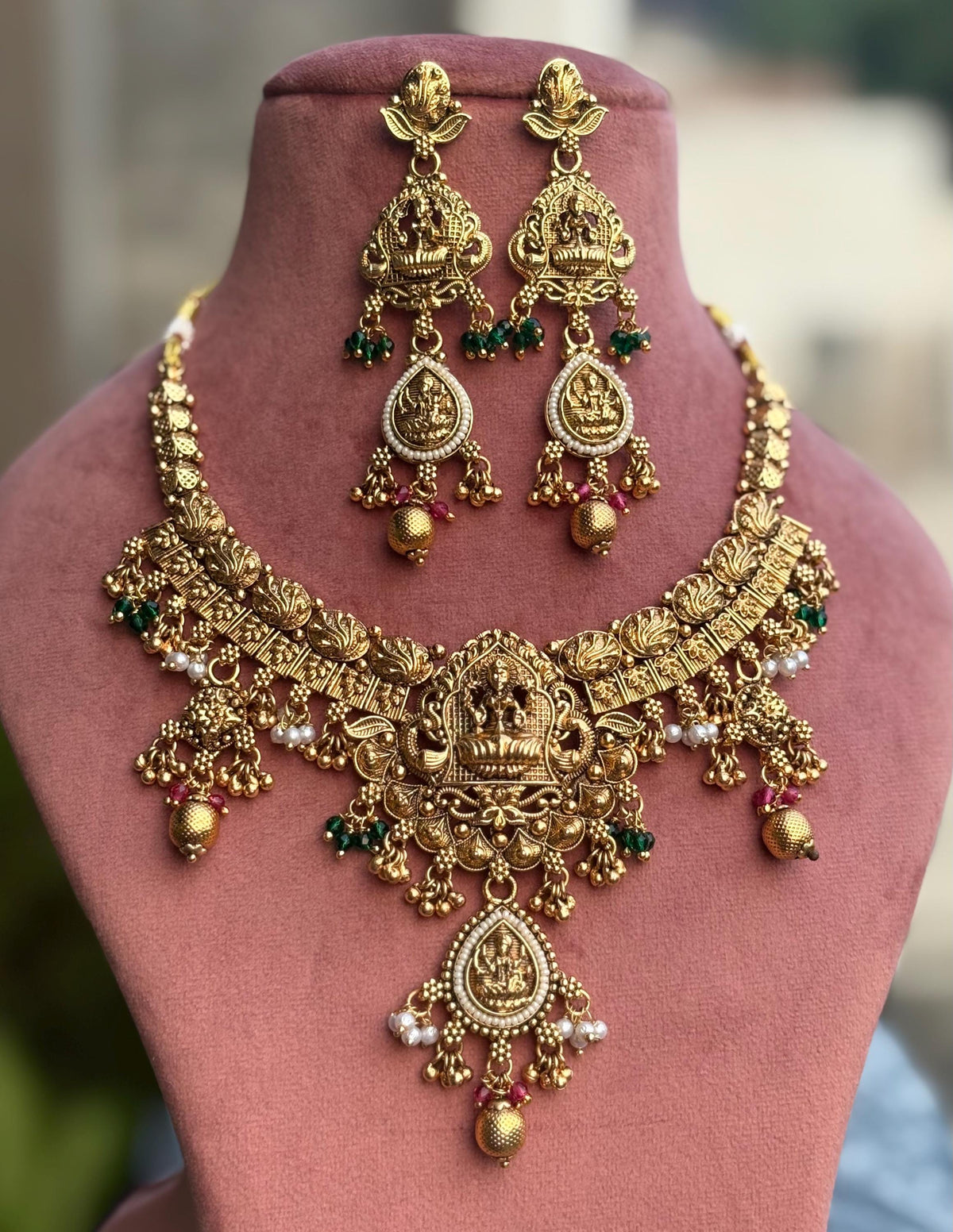 DHANYAA Gold tone Rajwadi jewellery South Indian jewelry, necklace earrings, Indian golden jewelry,kempu,Goddess Lakshmi temple jewelry