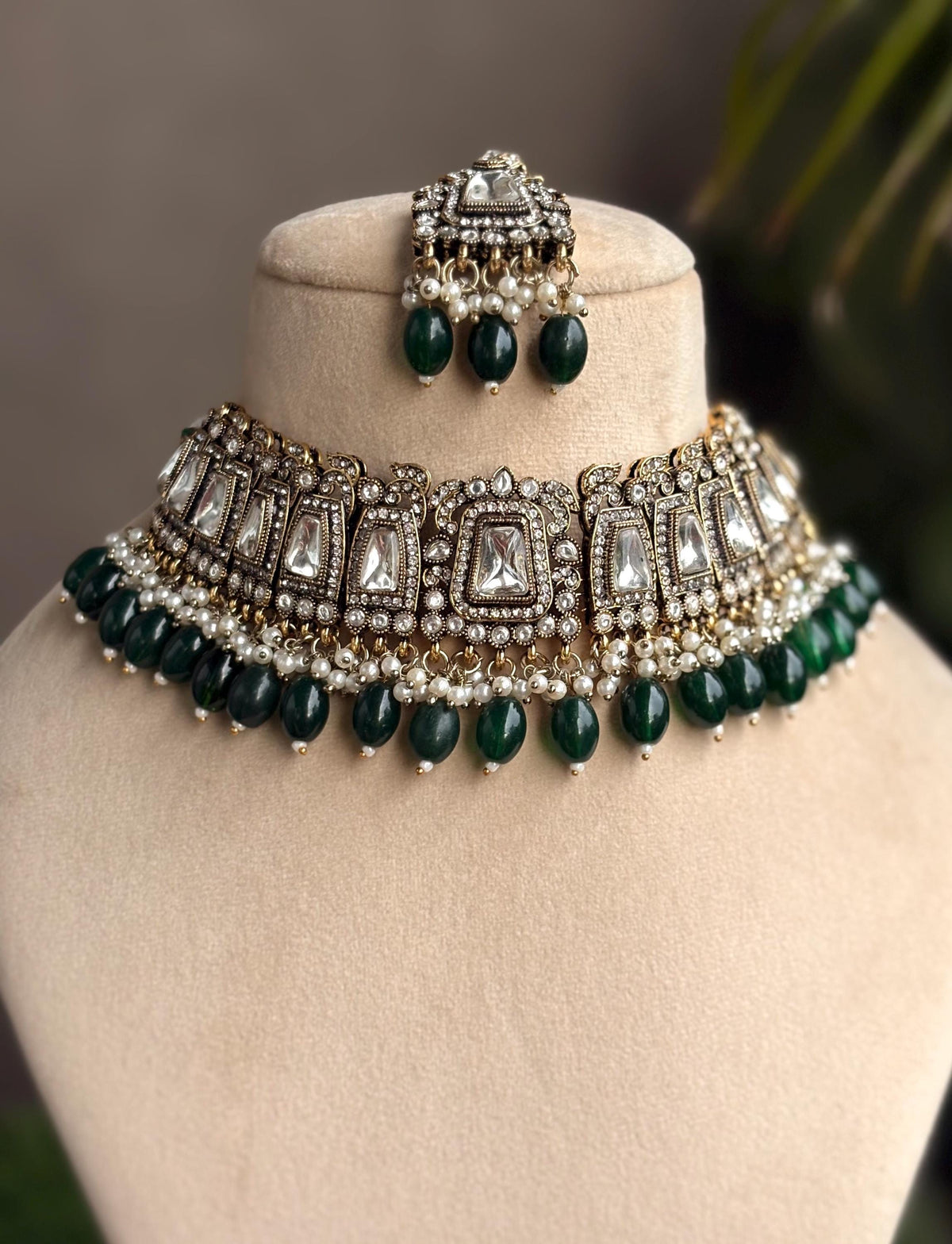 MASHA Green kundan choker necklace earrings and maangtika,indian wedding jewelry pakistani nikaah jewelry, green colour bridal jewelry