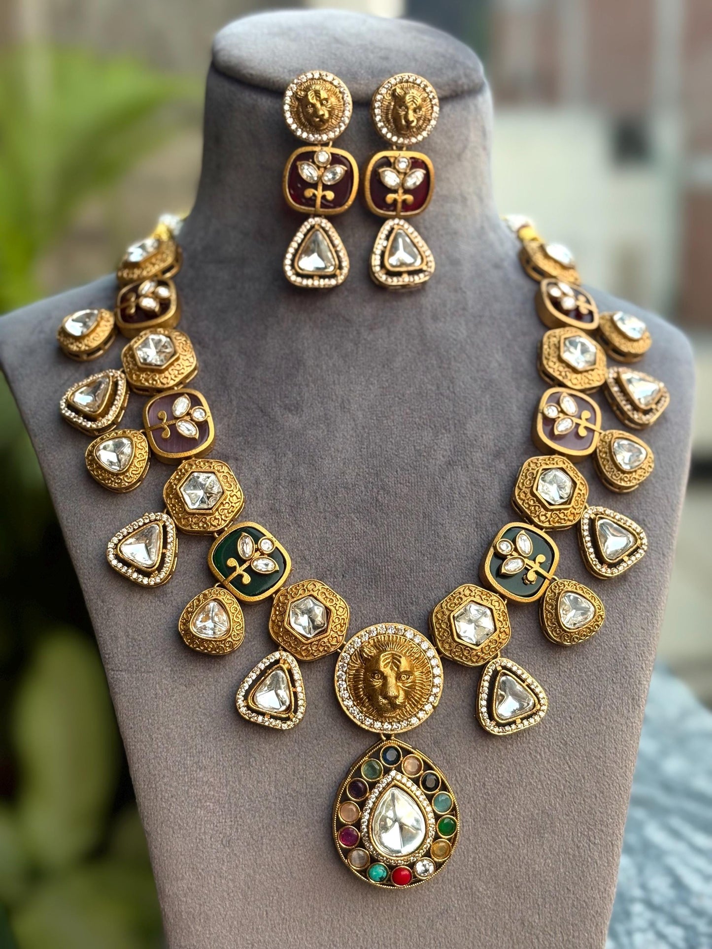 SHIVKA Multicolored Necklace Set