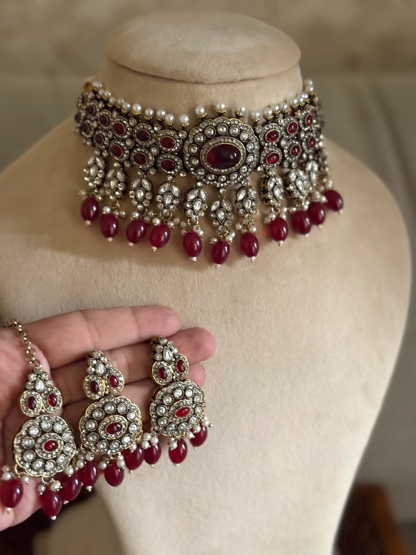 SHEHLA Red maroon colour Victorian style kundan and cz choker necklace set with maangtika, Indian Pakistani wedding bridal jewelry