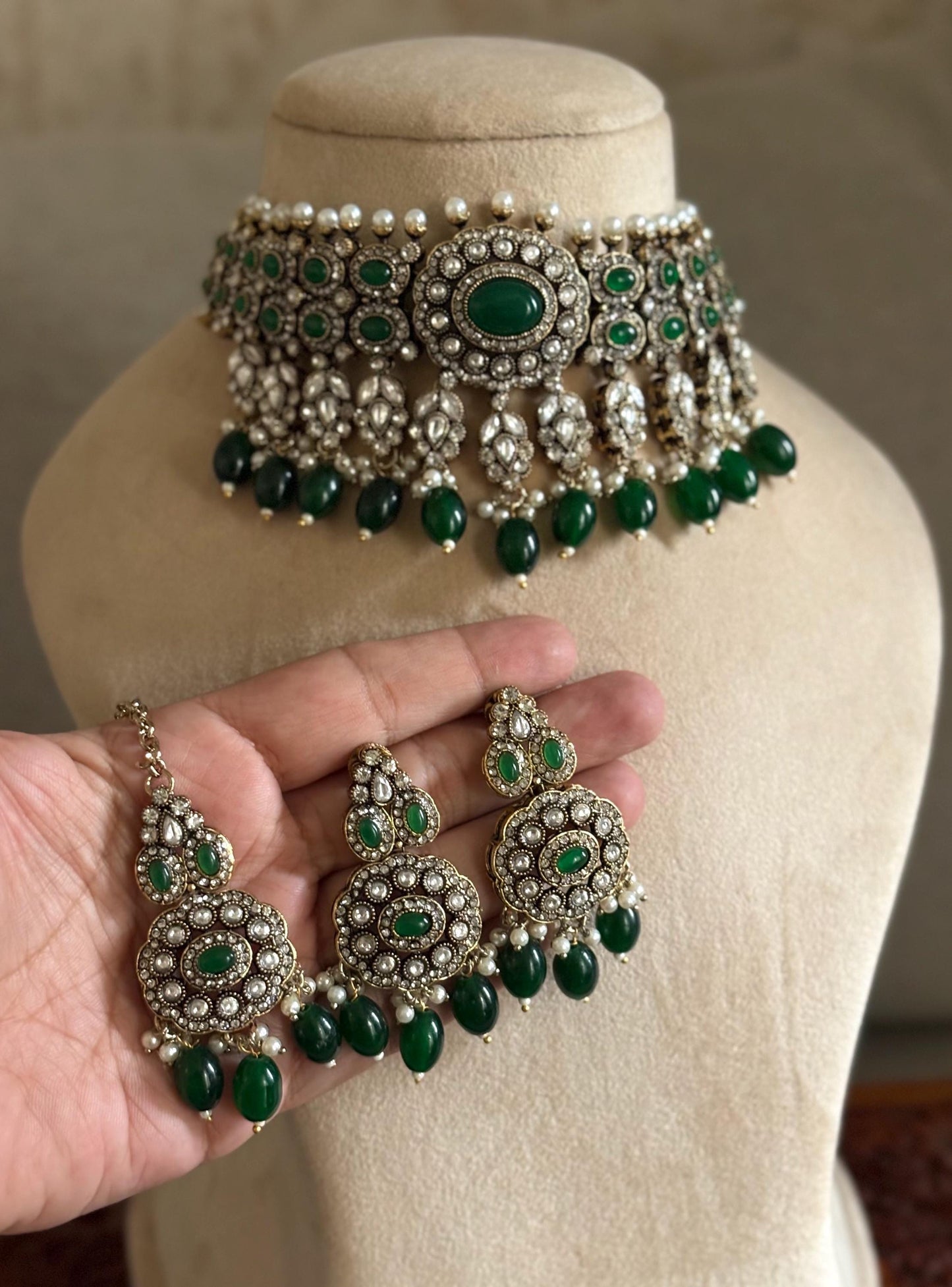 SHEHLA Green colour Victorian style kundan and cz choker necklace set with maangtika, Indian Pakistani wedding bridal jewelry