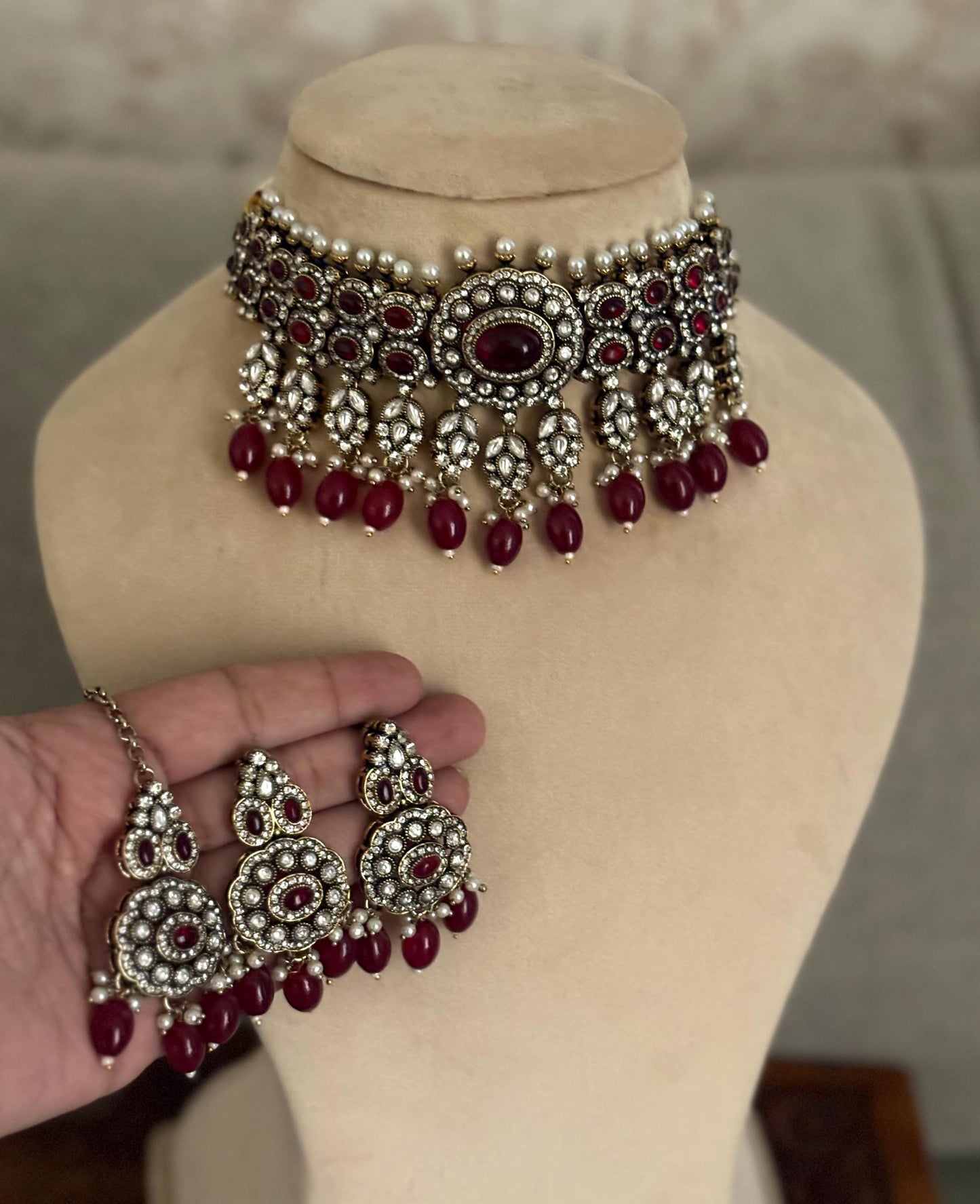 SHEHLA Red maroon colour Victorian style kundan and cz choker necklace set with maangtika, Indian Pakistani wedding bridal jewelry