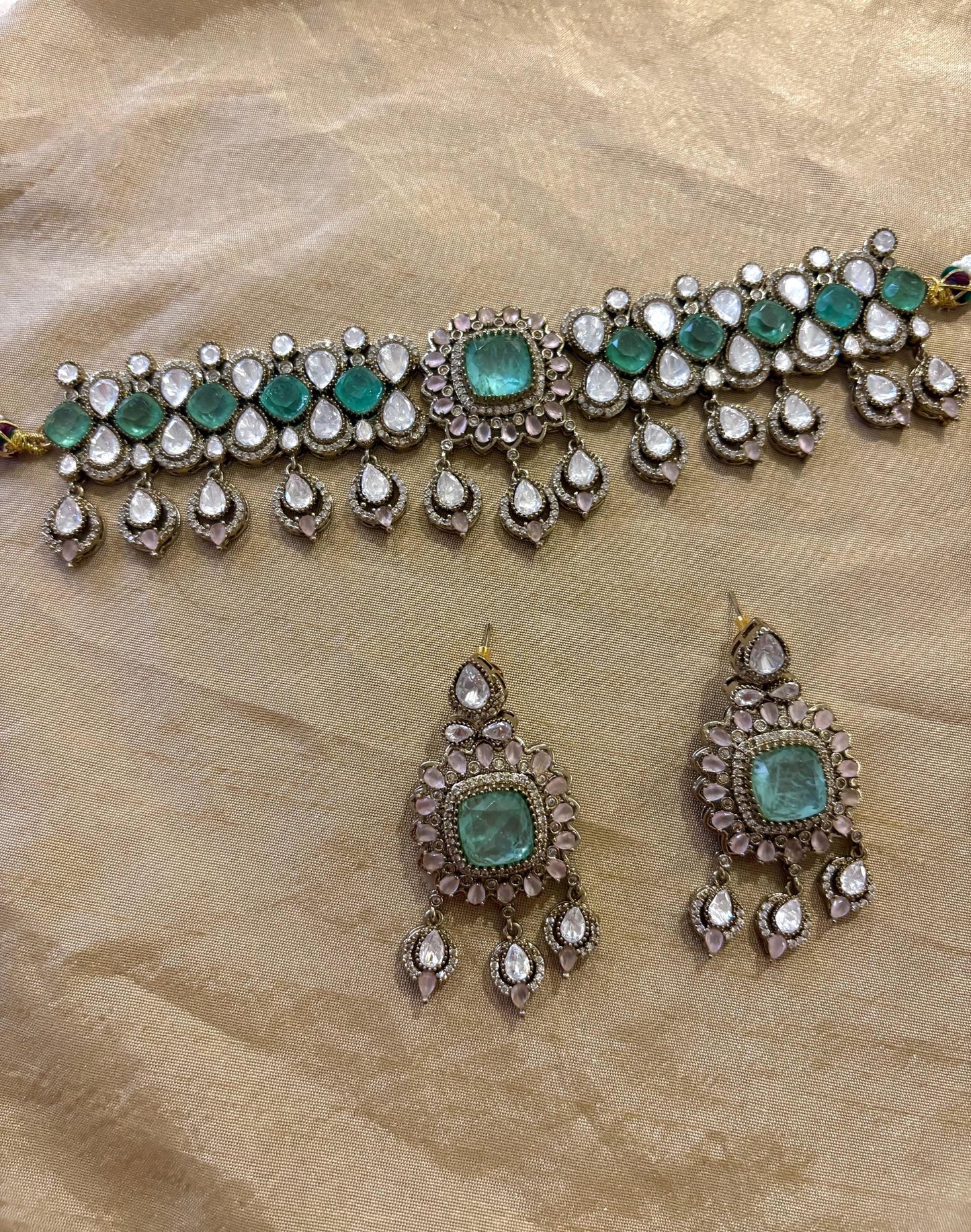 MANIKA Mint Necklace Set