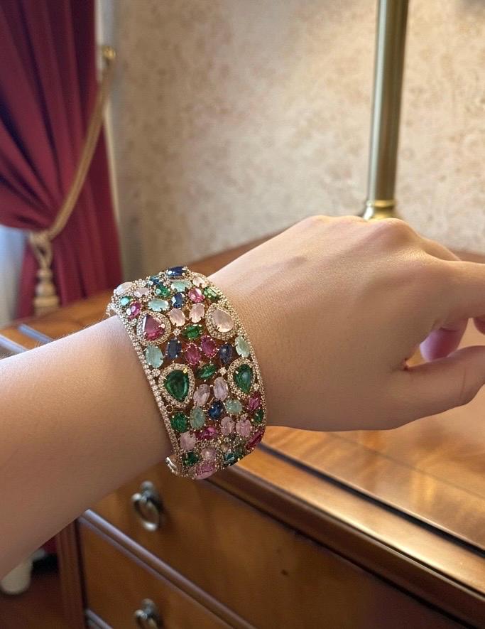 MYRA multicoloured stones openable bracelet in antique golden polish