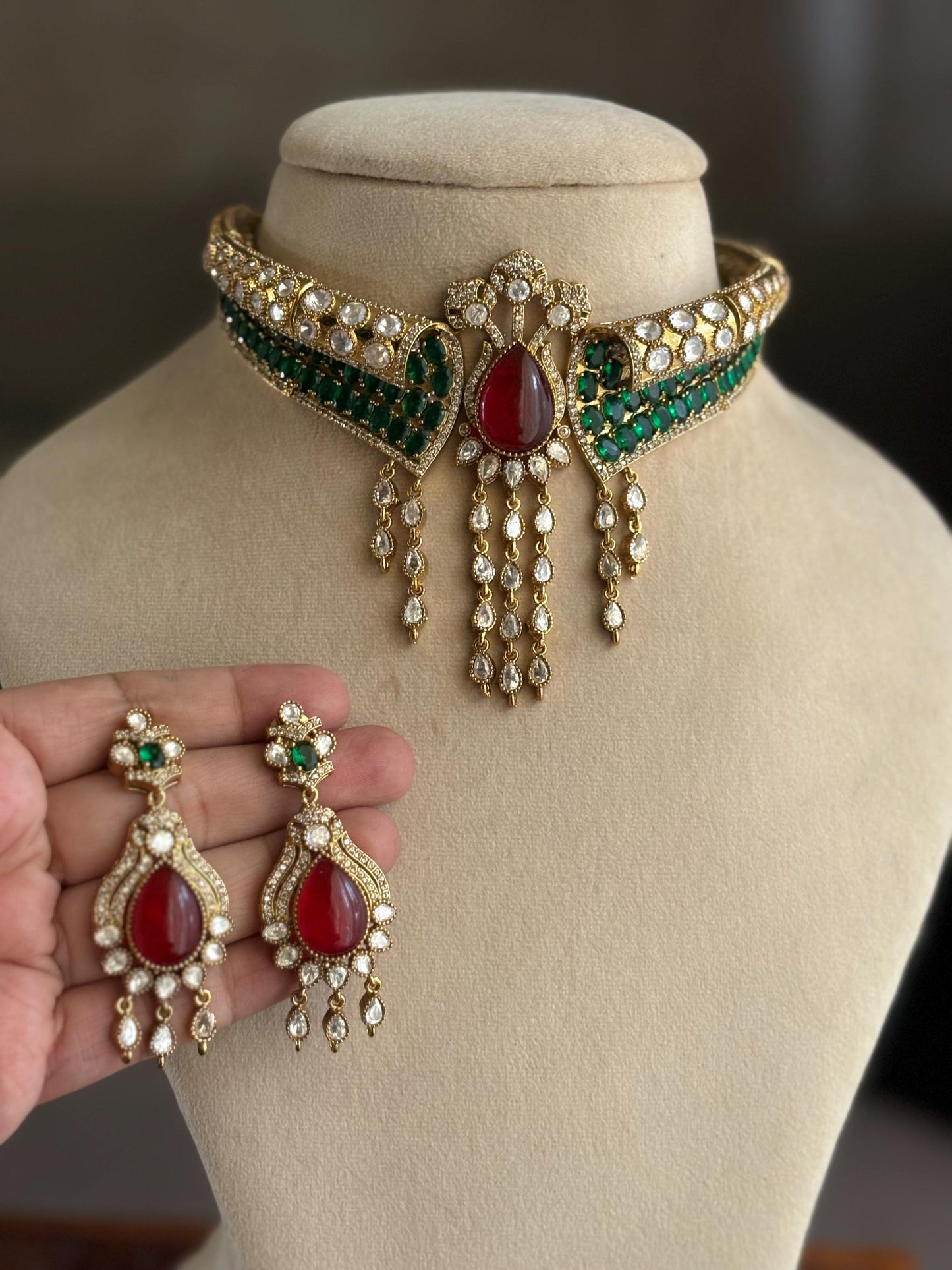 ARSHEYA Premium quality Ruby red and green Doublet Stone polki kundan choker Necklace Set ,Statement wedding bridal jewelry