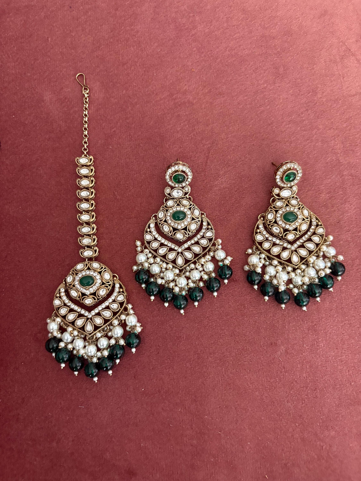 AMEIRA Green Kundan Necklace Set