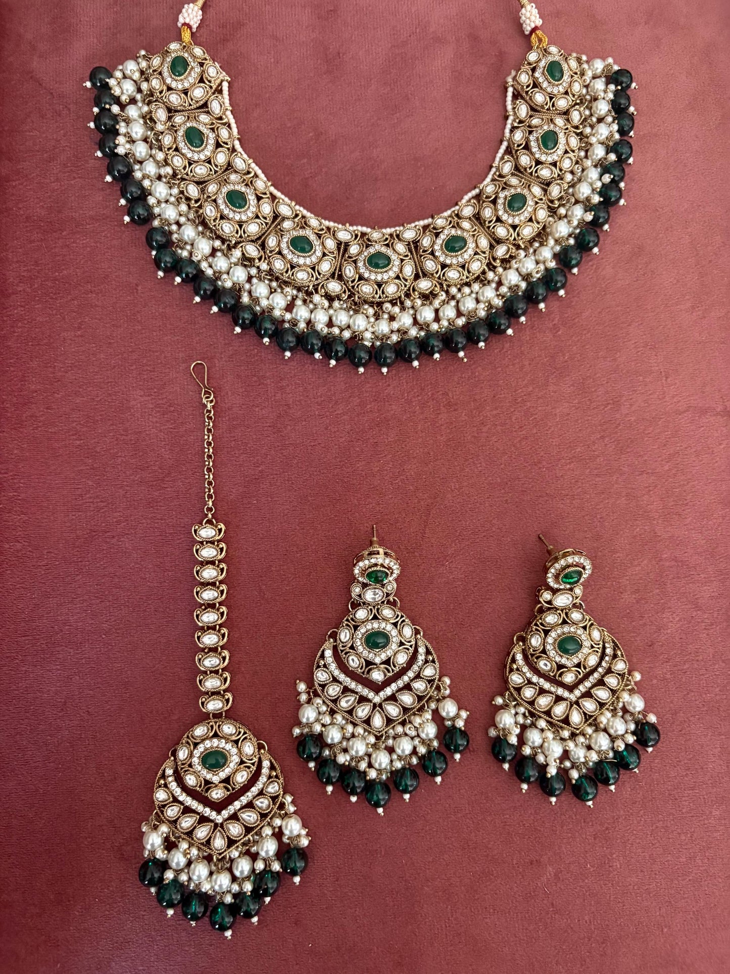 AMEIRA Green Kundan Necklace Set