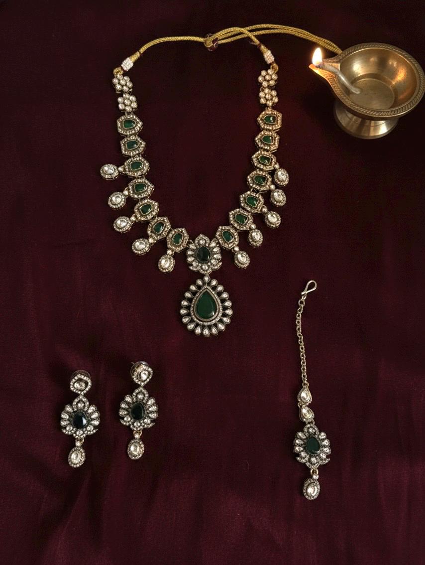 ZEYA Kundan and cz zircon Choker necklace earrings and maangtika in green colour ,Indian Pakistani traditional jewelery in Victorian style